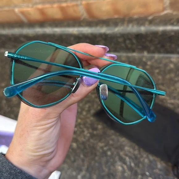 Diff Brand new aviators - Picture 2 of 2